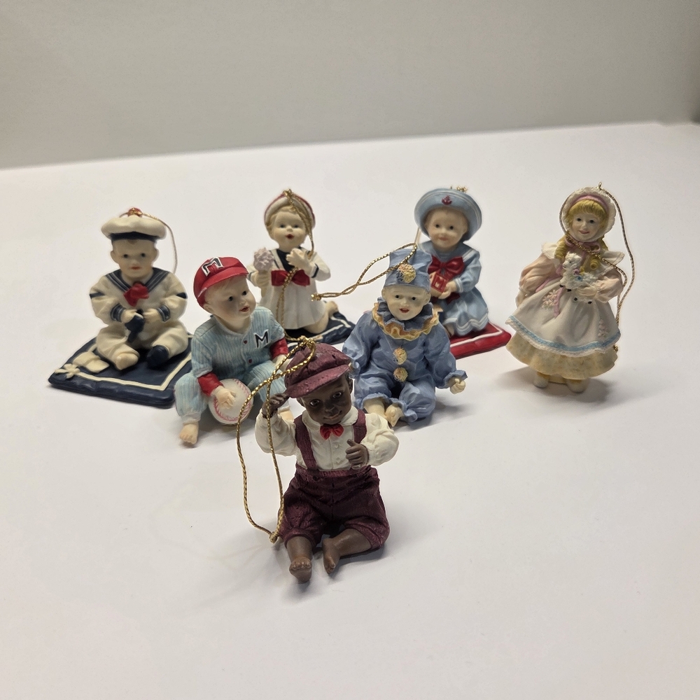 1993 Porcelain Heirloom Sitting Baby Ornaments Ashton Drake Yolanda Bello X7